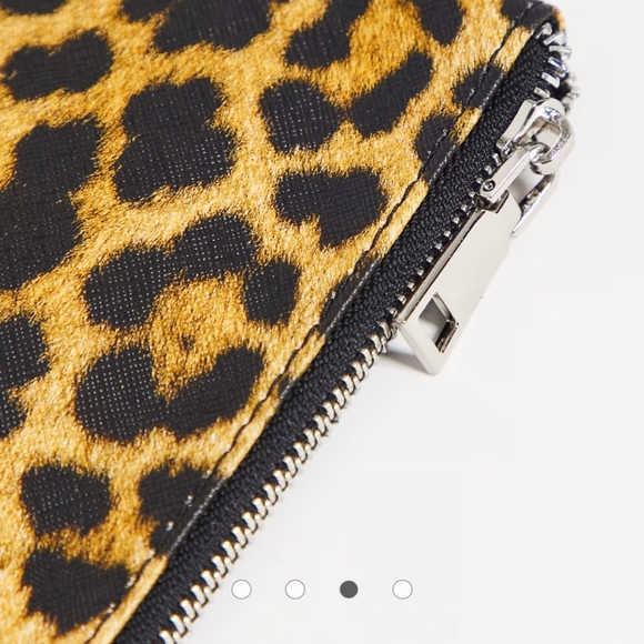 Leopard Print Clutch - Picture 3 of 9